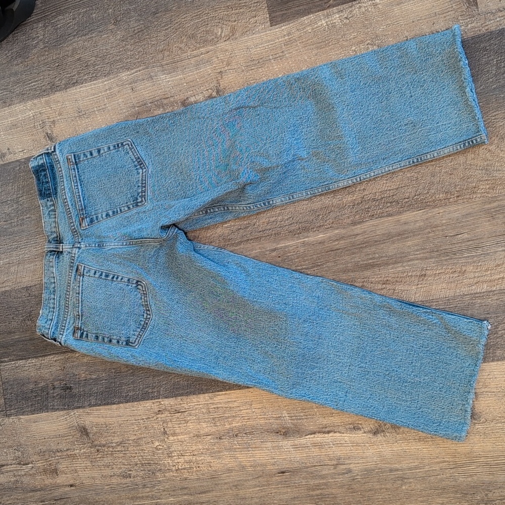 Cropped Straight Mid Rise A&F Jeans - Picture 4 of 4